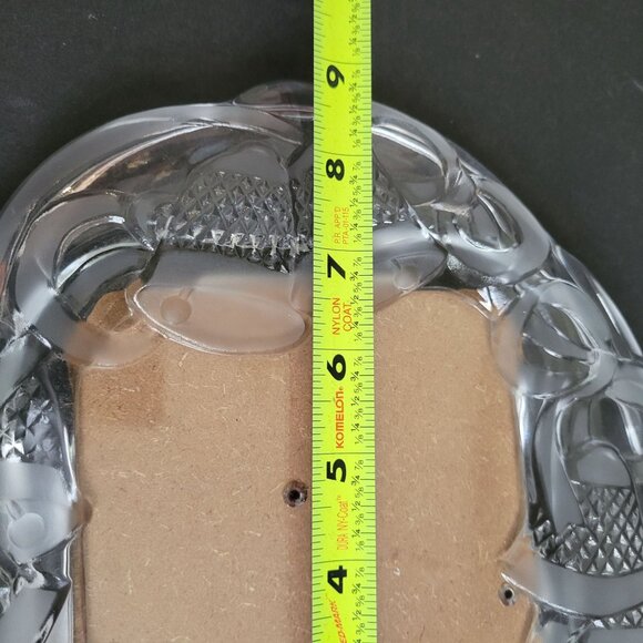Crystal Clear Signatures Oval Glass Frame With Etched Ribbon Design - Picture 8 of 9